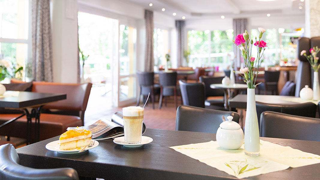Ausflugsgaststätte, Cafe und Eismanufaktur direkt am See Bötzsee Ausflugsgaststätte, Cafe und Eismanufaktur direkt am See Bötzsee