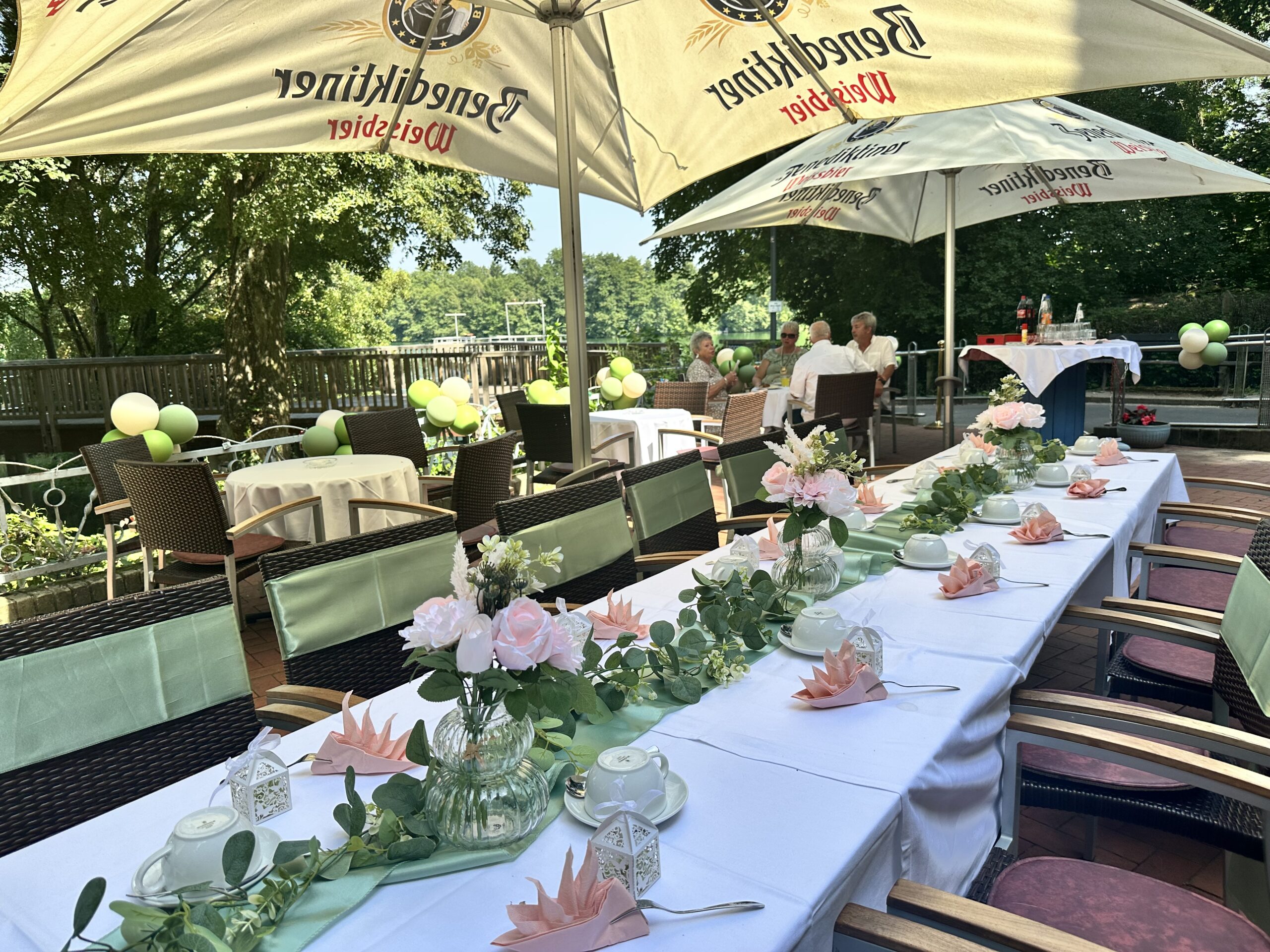 Seeterrasse Seeschloss , Hochzeit am See mit Freier Trauung oder Trauung Standesamt Berlin Brandenburg am See