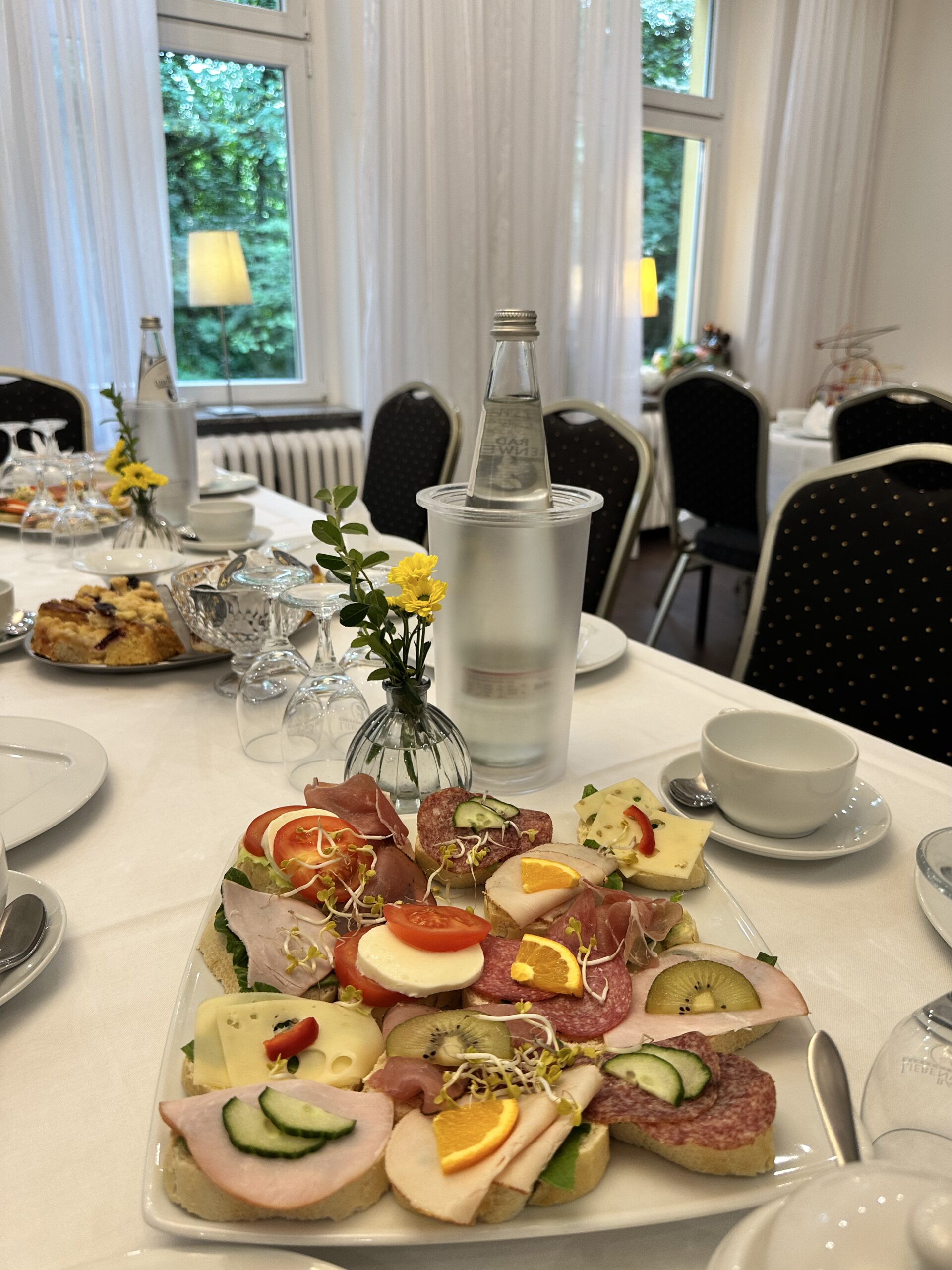 beerdigungskaffee-brandenburg-kaffeetafel